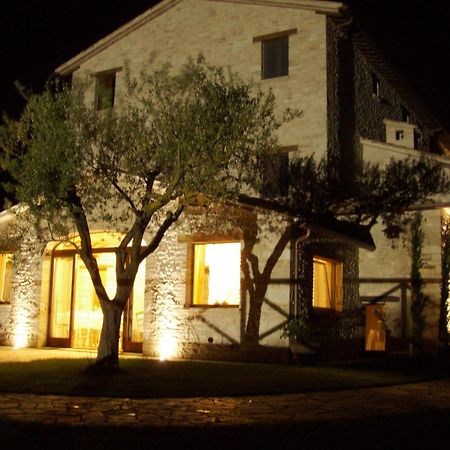 Agriturismo Casal San Sergio ฟอสซอมโบรเน ภายนอก รูปภาพ