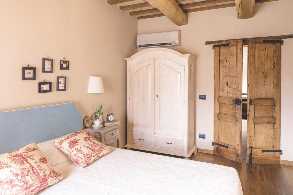 Agriturismo Casal San Sergio ฟอสซอมโบรเน ภายนอก รูปภาพ