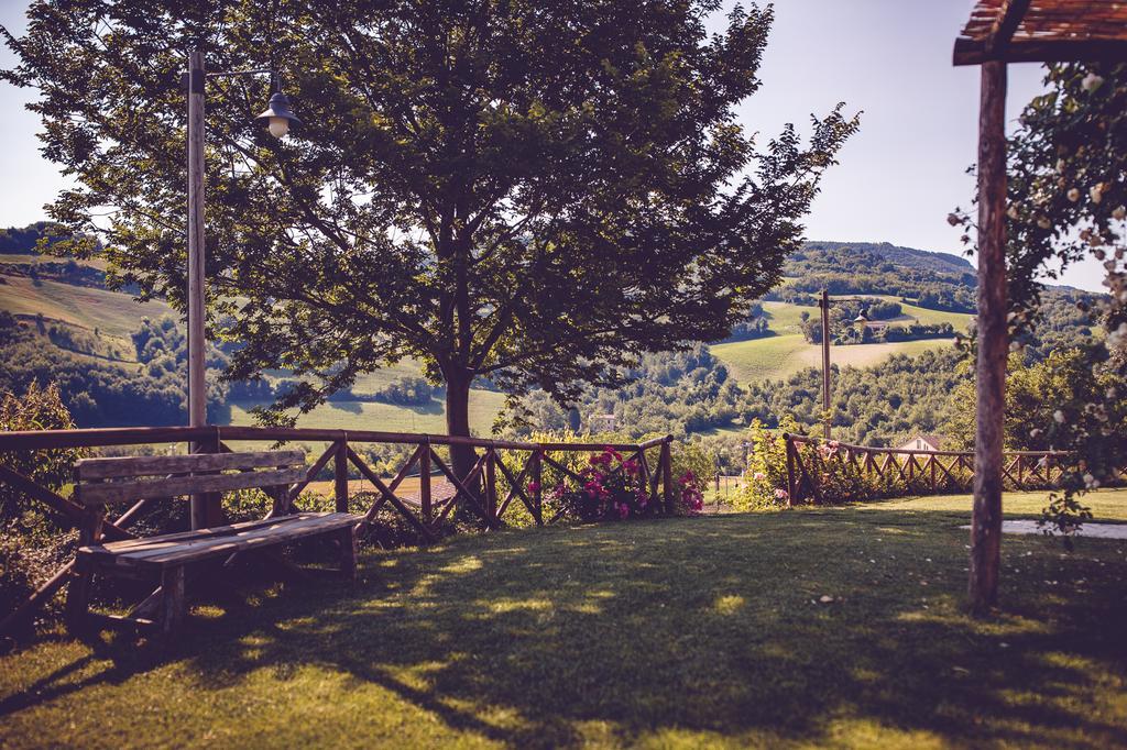 Agriturismo Casal San Sergio ฟอสซอมโบรเน ภายนอก รูปภาพ