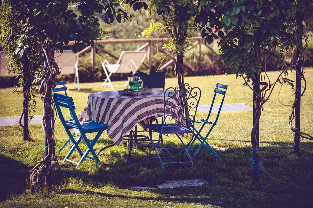 Agriturismo Casal San Sergio ฟอสซอมโบรเน ภายนอก รูปภาพ
