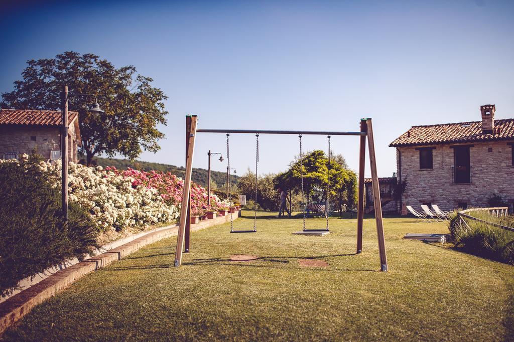 Agriturismo Casal San Sergio ฟอสซอมโบรเน ภายนอก รูปภาพ