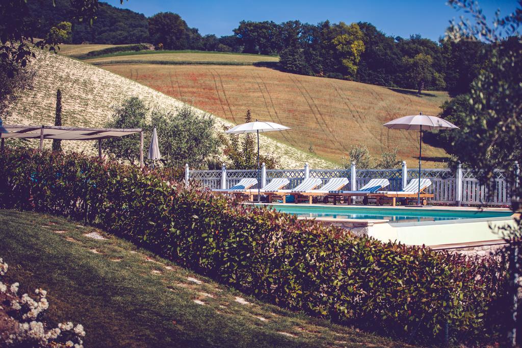 Agriturismo Casal San Sergio ฟอสซอมโบรเน ภายนอก รูปภาพ