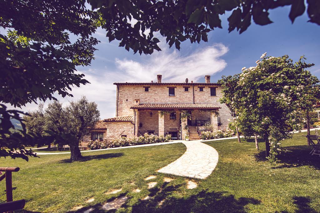 Agriturismo Casal San Sergio ฟอสซอมโบรเน ภายนอก รูปภาพ