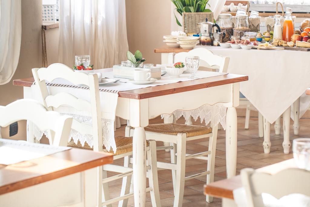 Agriturismo Casal San Sergio ฟอสซอมโบรเน ภายนอก รูปภาพ